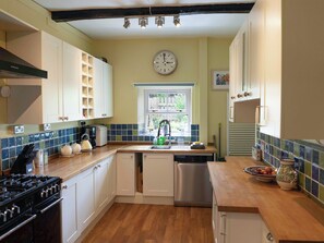 Oven, dishwasher, highchair, freezer - 5 bedroom accommodation in Shap, near Penrith (Shap, near Penrith)