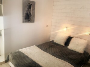 3 chambres, coffres-forts dans les chambres, Wi-Fi gratuit