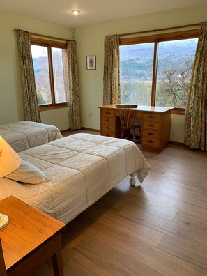 5 bedrooms, in-room safe, desk, iron/ironing board