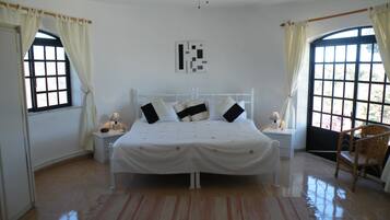 3 chambres, fer et planche à repasser, lit parapluie, Wi-Fi