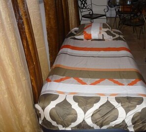 1 Schlafzimmer, Bügeleisen/Bügelbrett, Bettwäsche