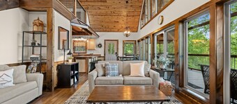 Mountain Crest Cabin-Relaxing Vacation in Jasper