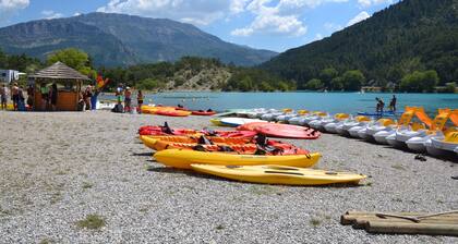 Newly built holiday home for 8 people, private swimming pool in Castellane South France
