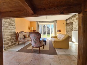 TV, fireplace, DVD player, books - Peace and Pleasure in the Countryside (Saint-Laurent-D'olt)