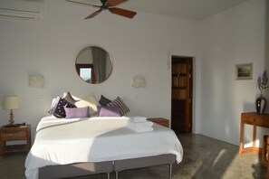 2 chambres, coffres-forts dans les chambres, Wi-Fi, draps fournis