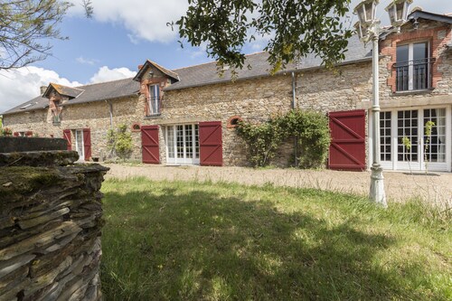 Großes und schönes Familienhaus. Ein sehr altes, großes und schönes Haus