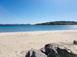 Beach nearby - Siobhan's Luxurious  Cottage (Castlecove)