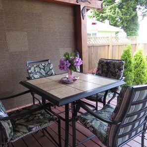 Outdoor dining