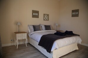 3 Schlafzimmer, Bügeleisen/Bügelbrett, Reisekinderbett, kostenloses WLAN