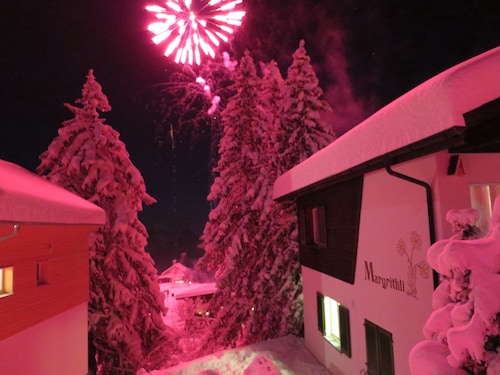 Sonnige 3 Zi FeWhng auf 1500 müM direkt im Skigebiet. 