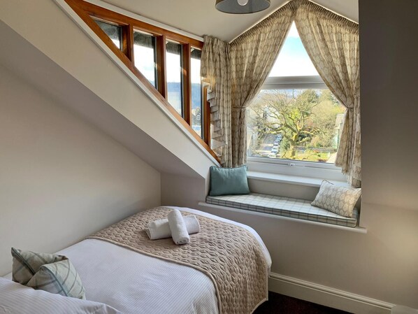3 bedrooms, iron/ironing board, travel cot, free WiFi