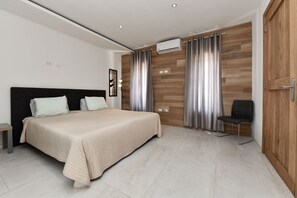 4 bedrooms, in-room safe, iron/ironing board, free WiFi - Design Villa Maria at Aruba (Noord)