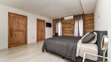 4 sovrum, vÀrdeförvaringsskÄp pÄ rummet och strykjÀrn/strykbrÀda