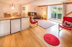 Fernseher, DVD-Player, Videothek, Stereoanlage