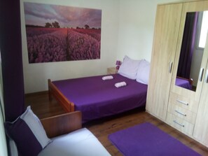 4 soverom, strykejern/-brett, internettilgang og sengetøy