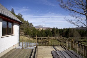 Terrace/patio - Ardnamurchan Holiday Home, close to Acharacle and Salen (Acharacle)