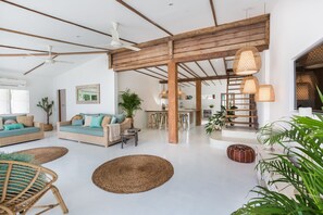 TV - Kya Beach House b/front Pool Sunset (Ko Samui)