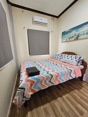 2 bedrooms, desk, free WiFi, bed sheets