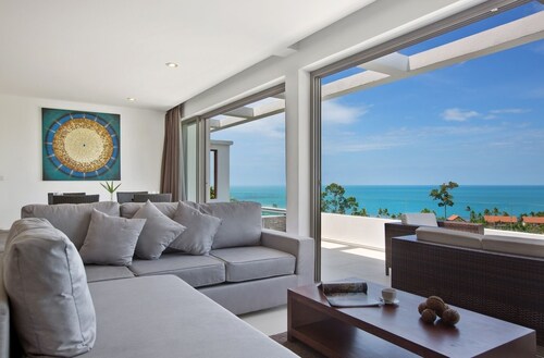 Tranquil Residence 3 - Sea View Apartment