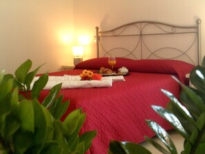4 dormitorios, tabla de planchar con plancha, wifi gratis y ropa de cama