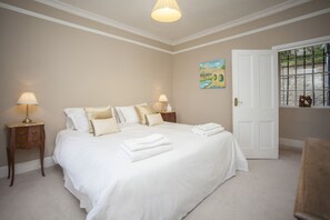 2 bedrooms, soundproofing, WiFi, bed sheets