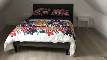 2 chambres, fer et planche Ă repasser, draps fournis