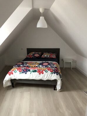 2 chambres, fer et planche Ă repasser, draps fournis