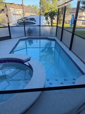 Piscine extérieure, piscine chauffée