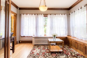 4 sovrum, skrivbord, strykjärn/strykbräda och wi-fi