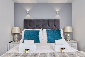 2 Schlafzimmer, Schreibtisch, Bügeleisen/Bügelbrett, WLAN