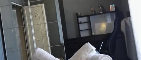 2 chambres, Wi-Fi gratuit, draps fournis