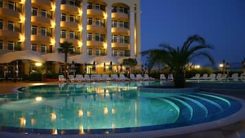 Innenpool, Außenpool