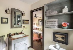The bathroom is always stocked with fresh towels.  - The Riverwood Cottage on Bucks County state park. (Upper Black Eddy)