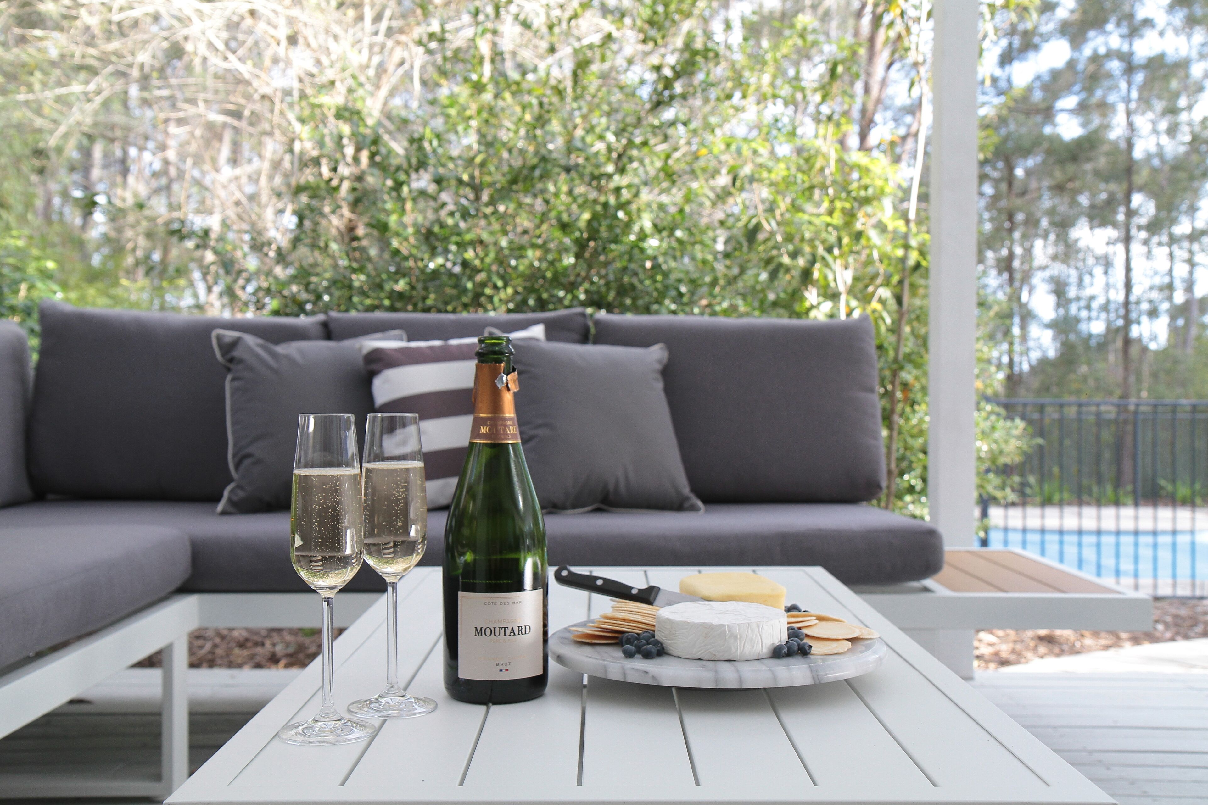 Outdoor lounge