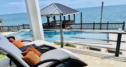 Waterfront 4 Bedroom Villa, Breakfast included ~ All-Inclusive Option Available