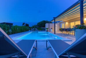 Pool - Villa Elegant with heated pool (Kvarner - Vrh) (Vrh)