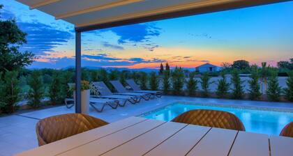 Villa Elegant with heated pool (Kvarner - Vrh)