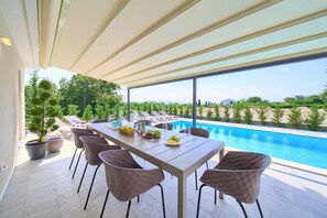 Outdoor dining - Villa Elegant with heated pool (Kvarner - Vrh) (Vrh)