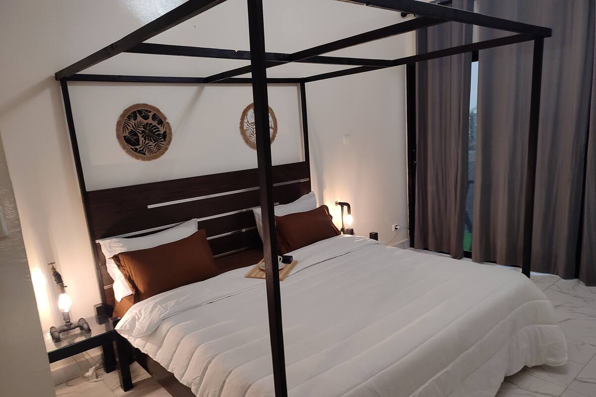 Villa de lujo | Ropa de cama de alta calidad, edredón, camas Tempur-Pedic y wifi gratis