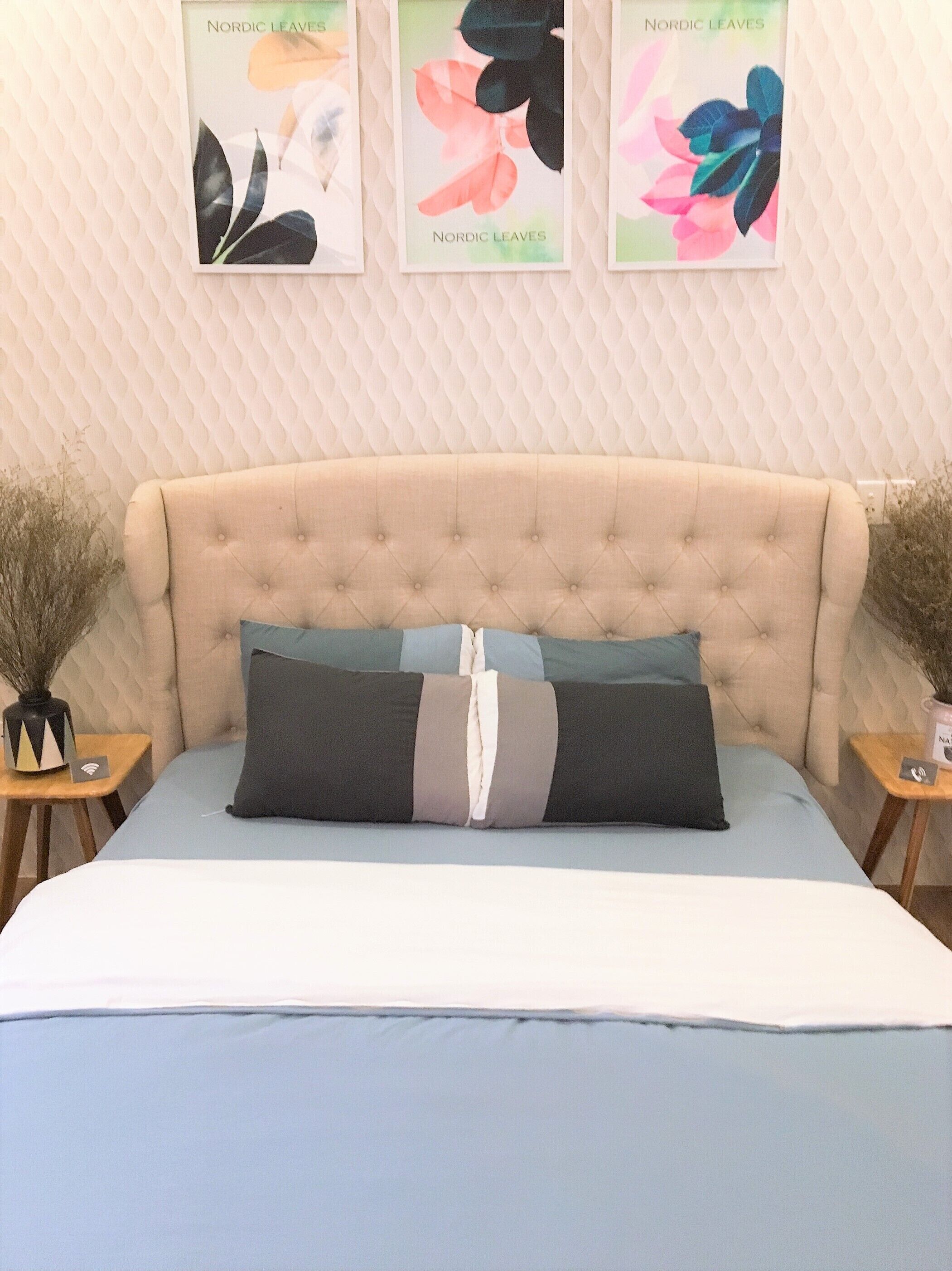 6 bedrooms, iron/ironing board, WiFi, bed sheets