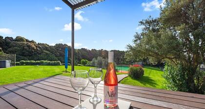 Courtside Quarters - Waihi Beach Holiday Home