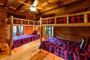 4 dormitorios, tabla de planchar con plancha, wifi gratis y ropa de cama