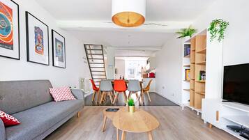 TV connectée, livres, médiathÚque, vidéothÚque