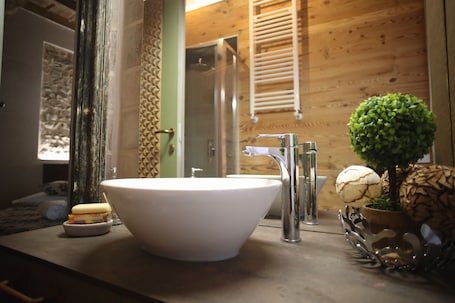 Bathroom. Epicurus guest house: Apollo