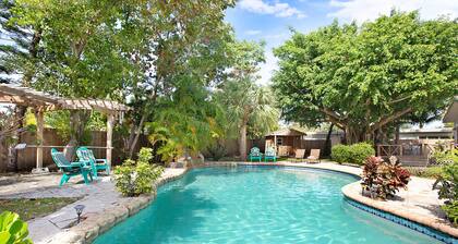 Palmway Tropical Oasis - uima-allas, ranta ja golf