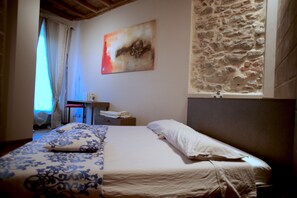 2 bedrooms, WiFi - Epicurus guest house: Zeus (Somma Lombardo)