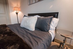1 bedroom, desk, iron/ironing board, free WiFi - Houston Modern Apt Pool View NRG DISCOUNTED (Houston)