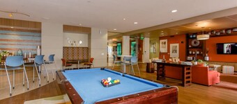 Houston Modern Apt Pool View NRG DISCOUNTED