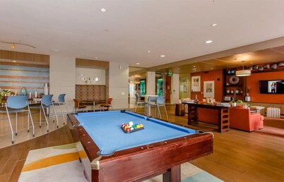 Houston Modern Apt Pool View NRG DISCOUNTED