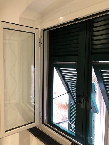 Center and Aquarium Apartment